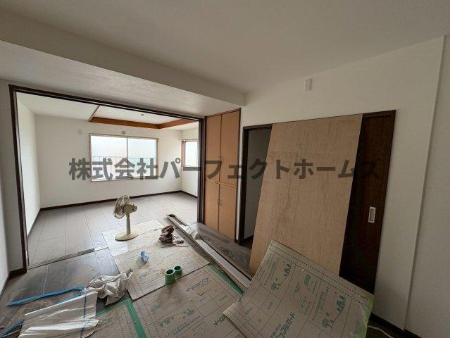 上島町テラスハウスの洋室|きれいな洋室です