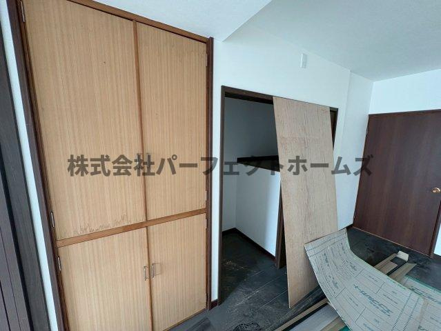 上島町テラスハウスの収納|便利な収納スペースです