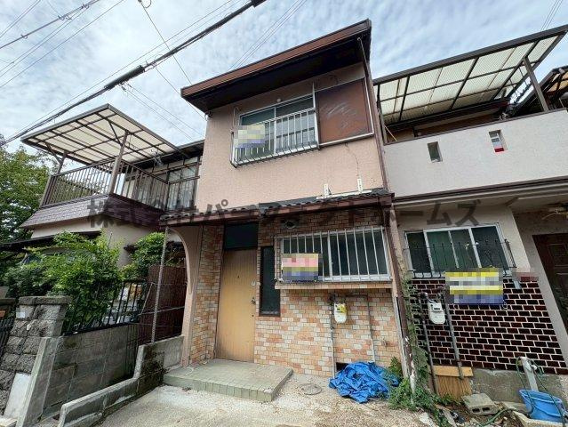 上島町テラスハウスの駐車場|駐車場があるので、車を買う予定の方も安心です