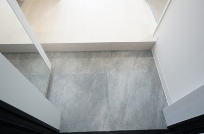 【玄関】 | リアコート関大前EAST | 玄関★