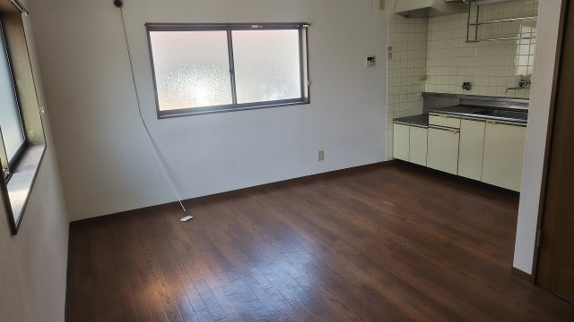 山一ハイツの居間・リビング