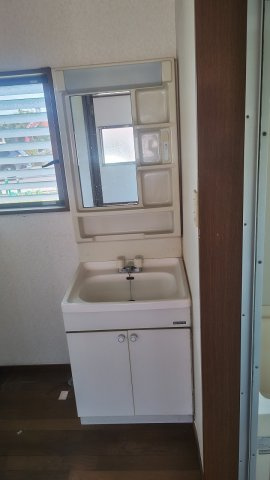 山一ハイツの洗面所