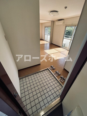 【玄関】 | ホワイトヒル | ※室内写真は前回募集の別室につきイメージです。