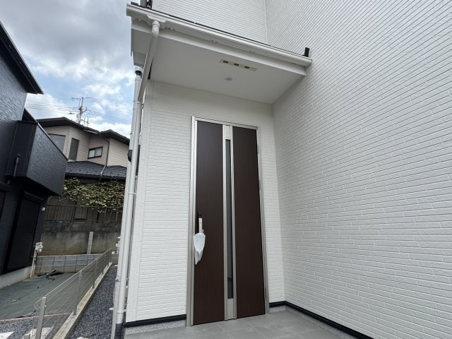 松戸市八ケ崎３丁目新築戸建【八ヶ崎第二小学校：4分】のエントランス|エントランス・玄関ポーチ