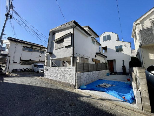 練馬区大泉町4丁目　ZEH水準　省エネ大型邸宅の前面道路含む現地写真|2025年11月中旬撮影