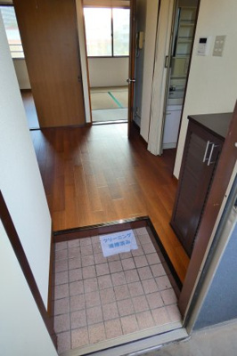 【玄関】 | クロノス拝島町Nｏｒｔｈ | シューズボックスのある玄関です