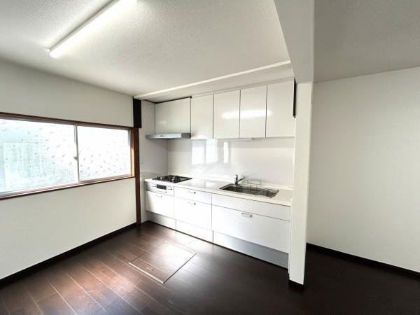 【キッチン】 | 仲介手数料無料！川上小学校に通えるリフォーム済み中古住宅　宇部市西岐波片倉 | 使い勝手の良いシステムキッチンで楽しくクッキング♪