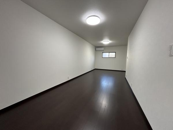 【居間・リビング】 | 仲介手数料無料！川上小学校に通えるリフォーム済み中古住宅　宇部市西岐波片倉 | 居間です