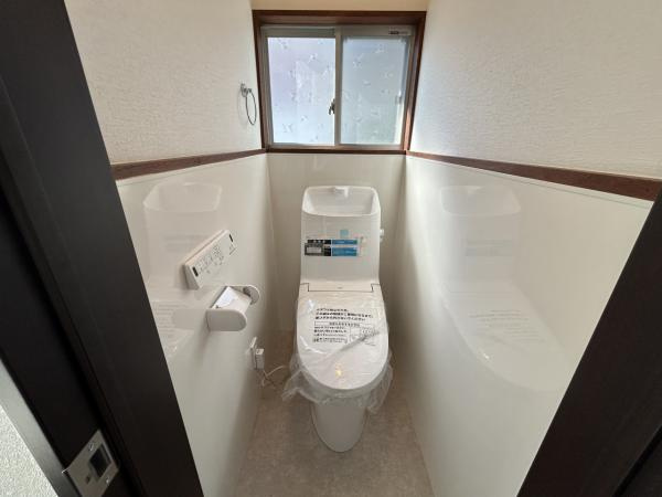 【トイレ】 | 仲介手数料無料！川上小学校に通えるリフォーム済み中古住宅　宇部市西岐波片倉 | シンプルで使いやすいトイレです