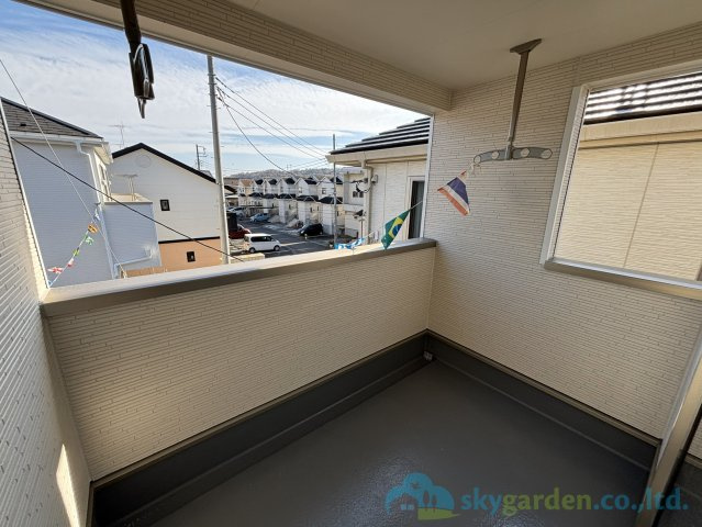 秦野市平沢第18　新築戸建　全2棟2号棟のバルコニー