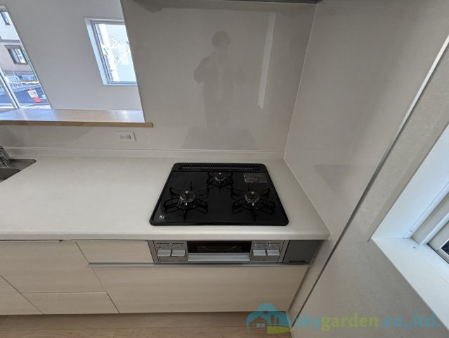 秦野市平沢第18　新築戸建　全2棟2号棟のキッチン