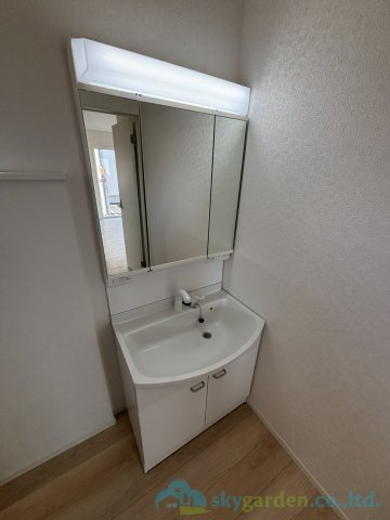 秦野市平沢第18　新築戸建　全2棟2号棟の独立洗面台