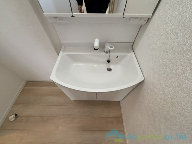 秦野市平沢第18　新築戸建　全2棟2号棟の独立洗面台