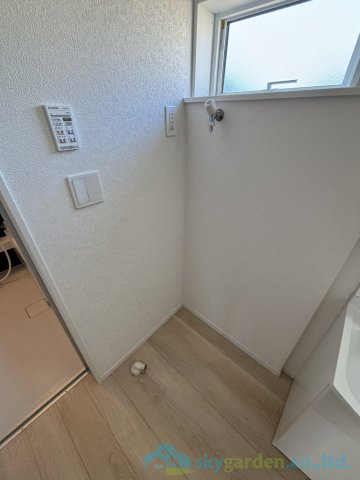 秦野市平沢第18　新築戸建　全2棟2号棟のランドリースペース