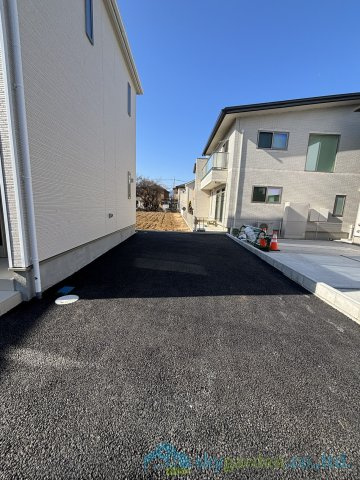 秦野市平沢第18　新築戸建　全2棟2号棟の駐車場