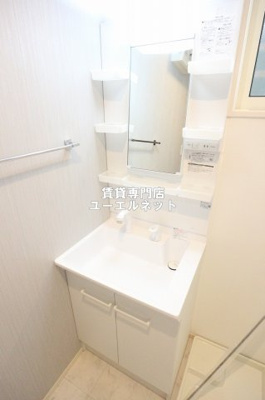 【独立洗面台】 | エレノア若竹Ａ棟 | 清潔感ある独立洗面台で毎日気持ちよく♪