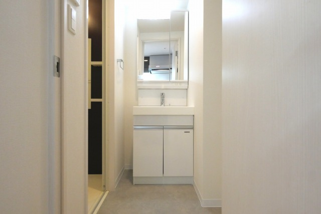 メインステージ心斎橋EASTの洗面所