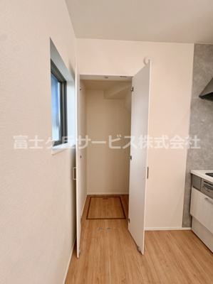 【収納】 | 豊橋市曙町 4期 新築一戸建て | 大きなスペースがあり、収納には困りません