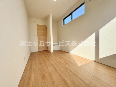 【洋室】 | 豊橋市曙町 4期 新築一戸建て | スタンダードな洋室です