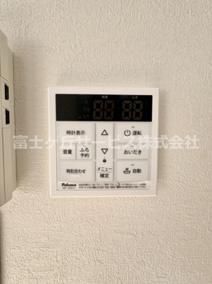 【発電・温水設備】 | 豊橋市曙町 4期 新築一戸建て | 給湯器です