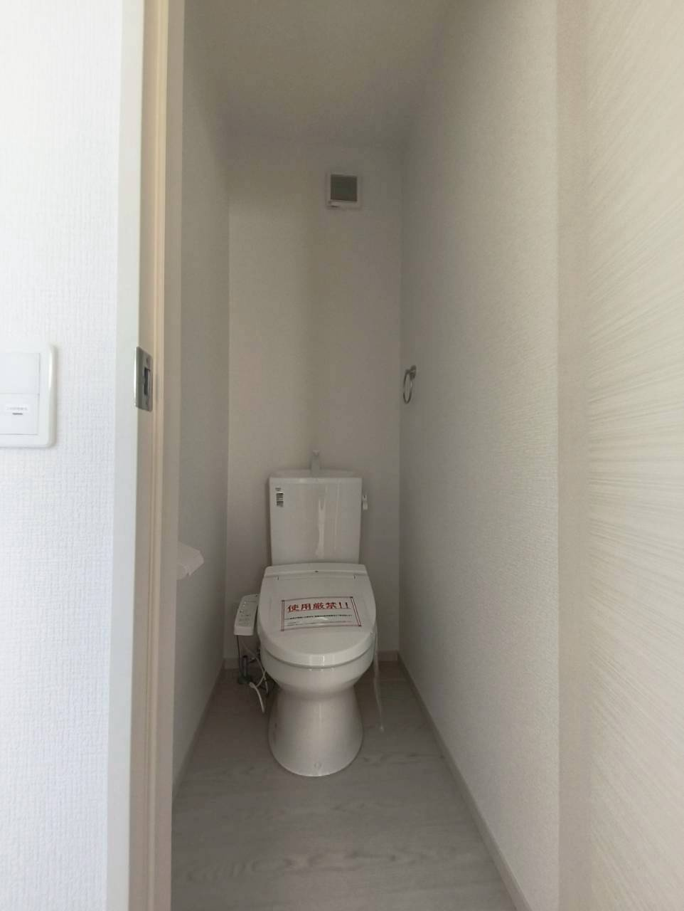 熊本市東区　尾ノ上1期　のトイレ|ゆったりとした空間のトイレです