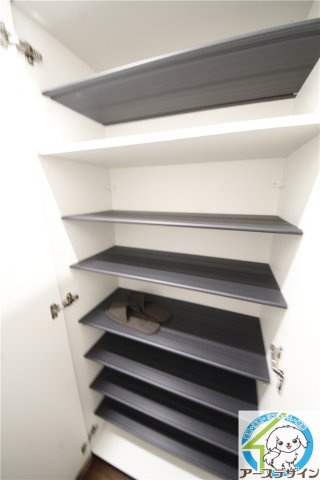 元町ハウスの玄関