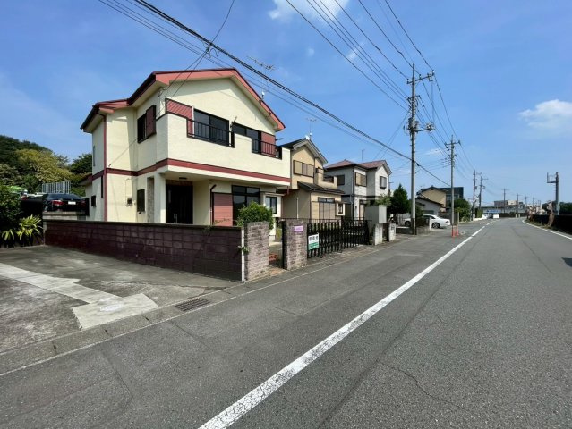 【前面道路含む現地写真】 | 高崎市新後閑町　中古住宅