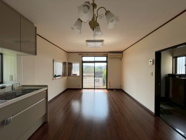 【居間・リビング】 | 高崎市新後閑町　中古住宅