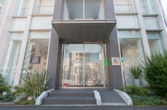 カスタリア目黒かむろ坂のエントランス