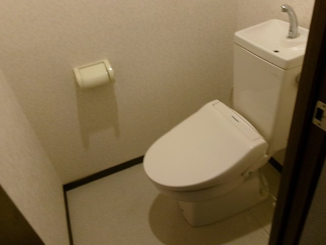 クレール松の内のトイレ