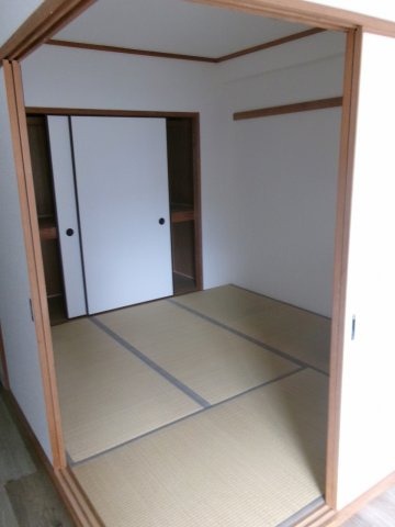 クレール松の内の和室