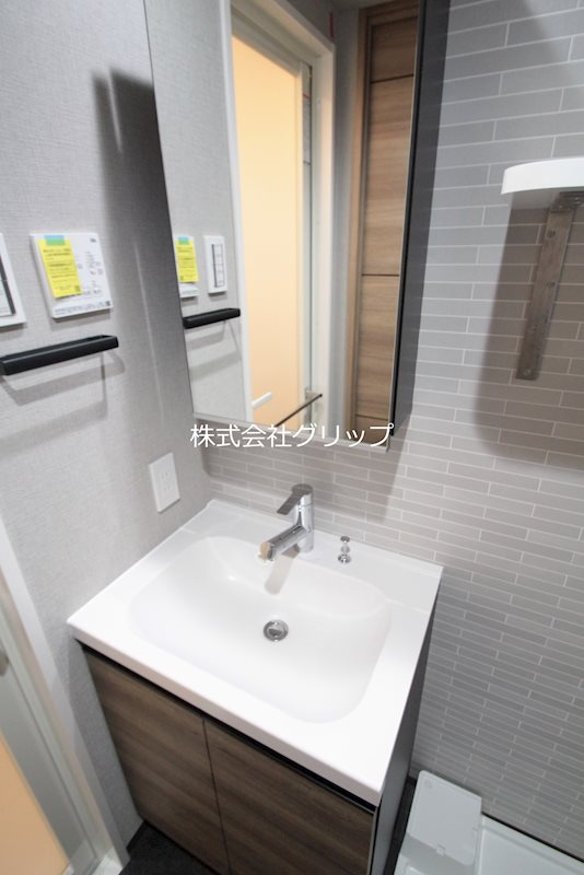 Le'a横濱阪東橋駅前の独立洗面台