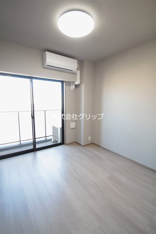 Le'a横濱阪東橋駅前の洋室