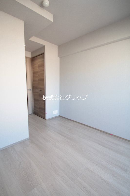 Le'a横濱阪東橋駅前の洋室