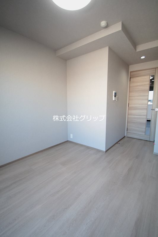 Le'a横濱阪東橋駅前の洋室