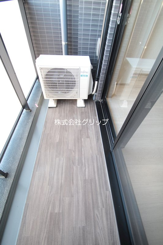 Le'a横濱阪東橋駅前のバルコニー