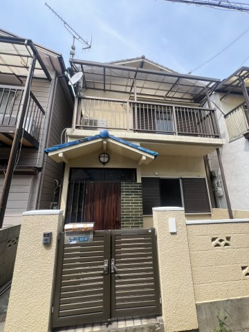 王居殿３丁目テラスハウスの外観