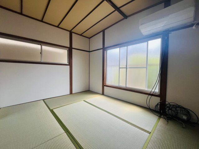 王居殿３丁目テラスハウスの寝室