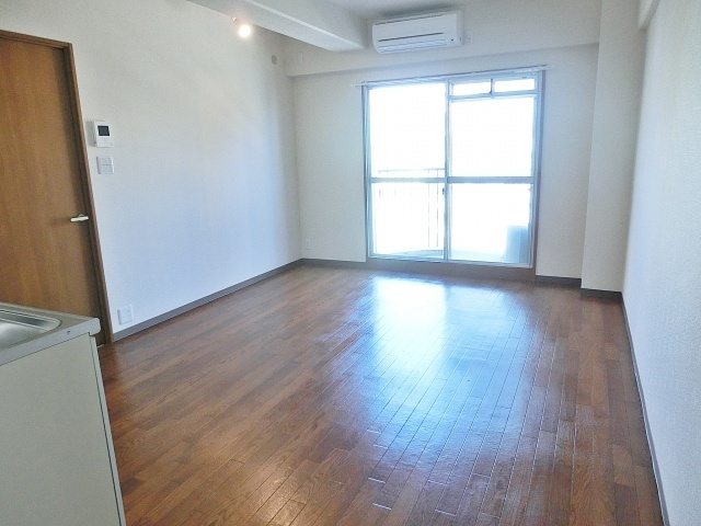 メゾンブランカの居間・リビング