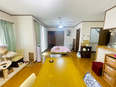 【居間・リビング】 | 【敷地面積80坪以上】鹿嶋市大字林　5SLDK