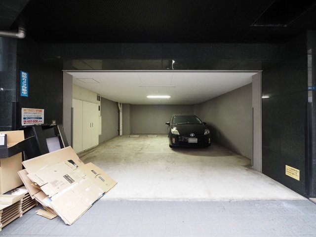 アーデン堺筋本町のロビー