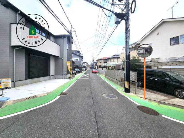 福岡市城南区長尾4丁目第2-4棟（3号棟）　の前面道路含む現地写真|前面道路です。