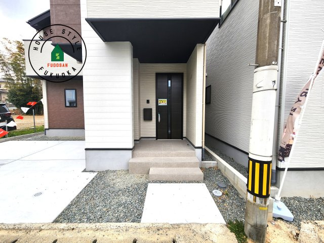 福岡市城南区長尾4丁目第2-4棟（3号棟）　の玄関|おでかけの時も帰った時も、「我が家」を最初に感じでもらえる素敵な空間に。