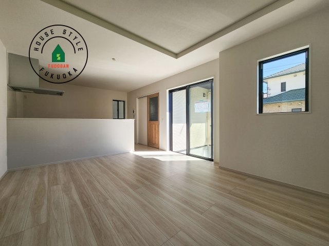 福岡市城南区長尾4丁目第2-4棟（3号棟）　の居間・リビング|キッチンからリビングをしっかり確認できます。家族の笑顔があふれる空間になりそうですね。