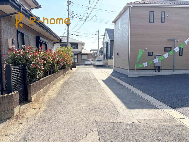 つくば市大曽根第1　新築戸建て　1号棟の前面道路含む現地写真|『今から見たい！』大歓迎です♪
お気軽にＲ－ｈomeまでお問い合わせください。