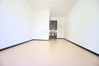 【寝室】 | フジパレス吹田イースト1番館 | 明るく開放感のある居室で、自分だけのくつろぎ空間を。