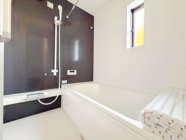 つくば市大曽根第1　新築戸建て　2号棟の浴室|足を伸ばしてもゆったりできるバスルーム♪機能性も取り入れて使い易さも保証します♪