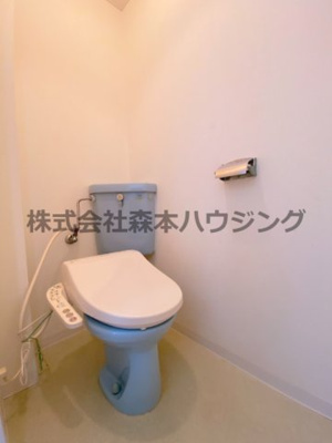 【トイレ】 | 　ピュアスモト　C棟 | 落ち着いた色調のトイレです