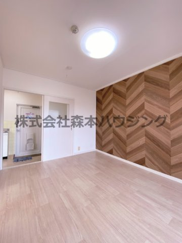 【洋室】 | 　ピュアスモト　C棟 | きれいな洋室です