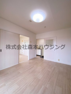 【洋室】 | 　ピュアスモト　C棟 | ゆったりした洋室です